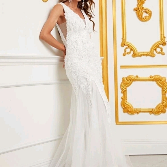 White Floral Applique Mesh Mermaid Maxi Formal Gown - Picture 5 of 8